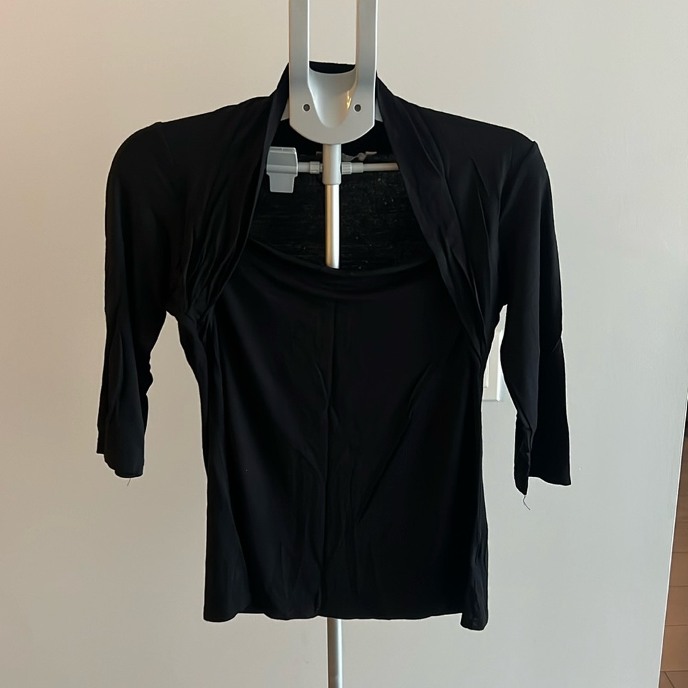 Black Queen Anne Neckline 3/4 sleeves Pullover Top